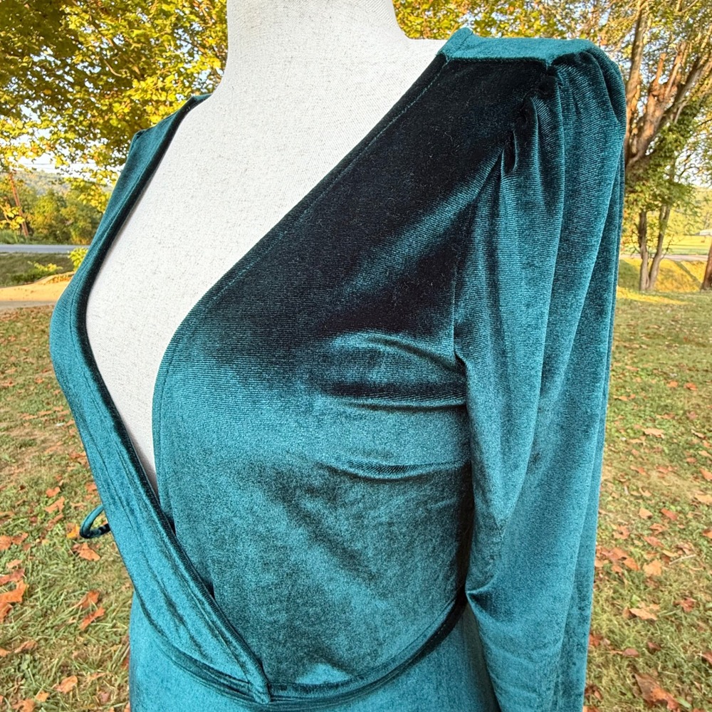 Baltic Born Esmerelda Velvet M Wrap Maxi Dress Jade Green Long Sleeve Gown NWT - Picture 4 of 10